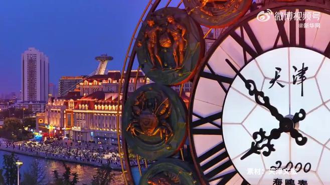 天津古文化街,红灯笼下的深情眺望